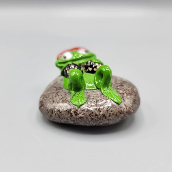 Handcrafted Frog Figurine Sitting On Stone Office Desk Home Shelf Decor - Picture 3 of 8